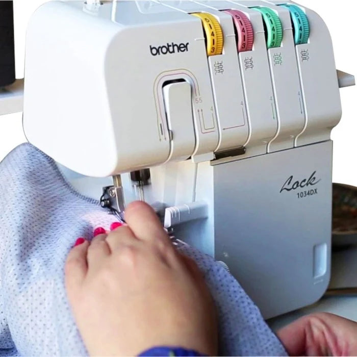 Máquina Overlock 1034DX
