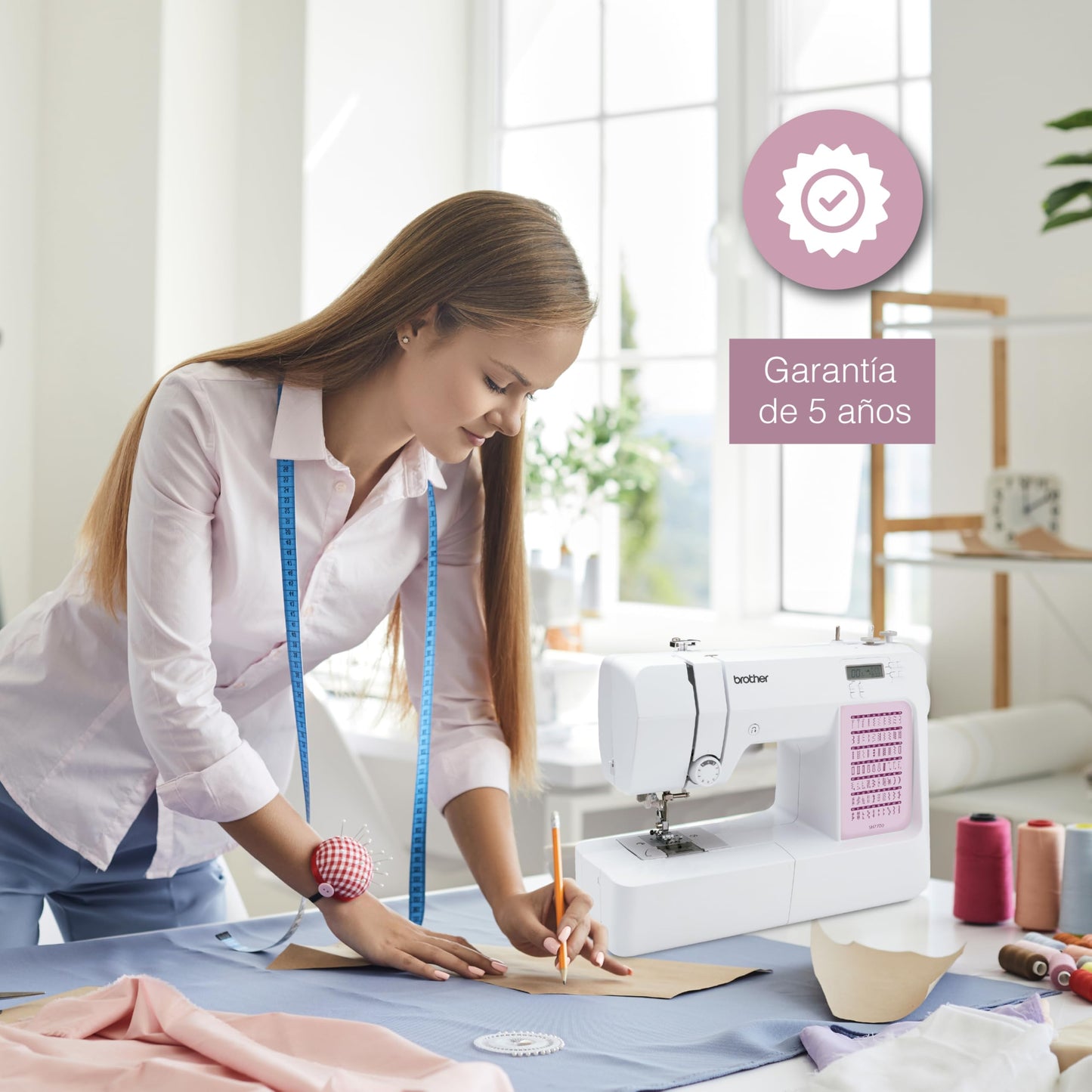 Máquina de coser digitalizada SH7700